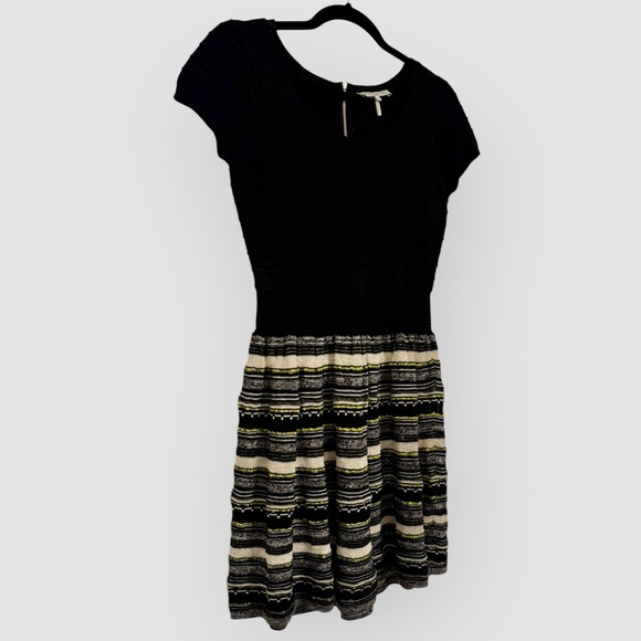 SANDRO PARIS $395 Retail Knit Mini Dress, Size 1 (Small), Black/White/Green - Picture 4 of 16